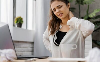 How Physical Therapy Helps: Neck Pain from Work or Screen Time